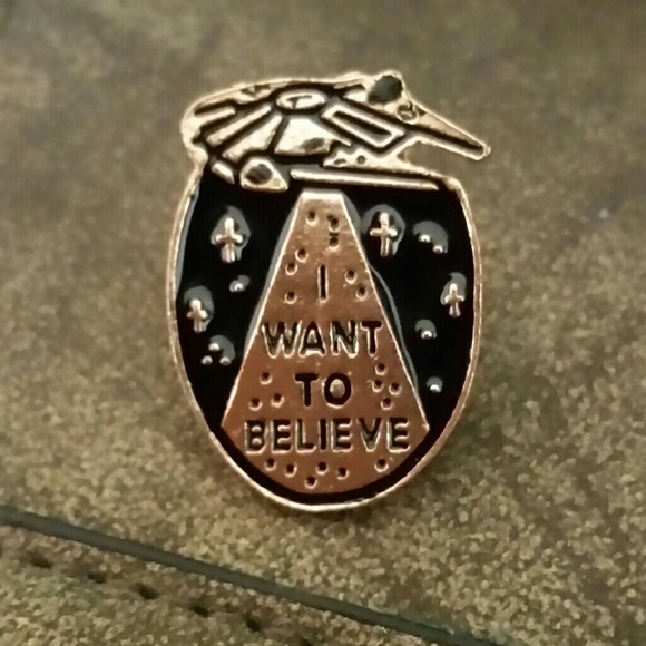 Millennium Falcon Pin ENAMEL FUNNY KAWAII SALE! - Picture 4 of 5